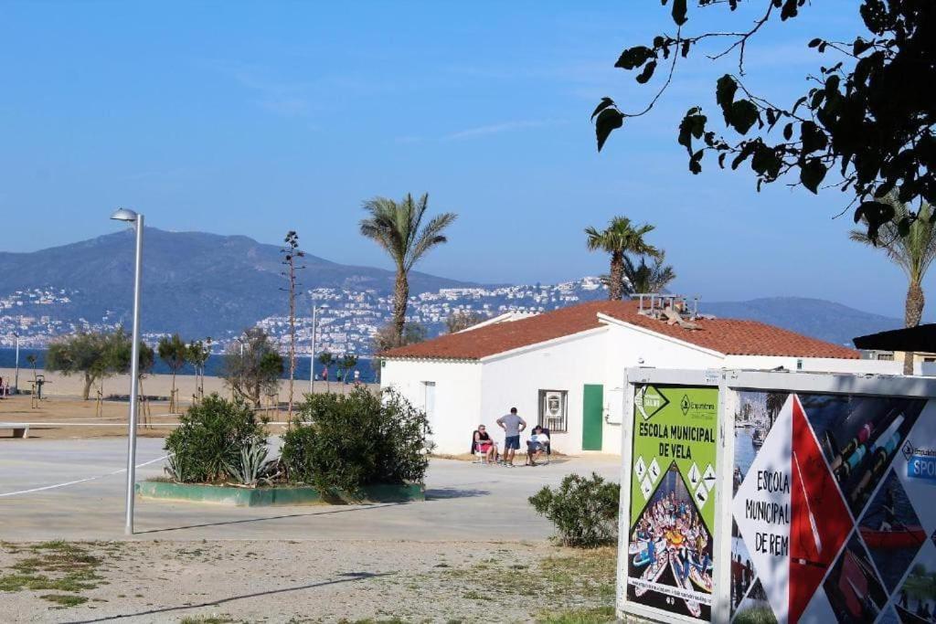 A16-Casa Con Barbacoa En La Playa Villa Empuriabrava Exterior photo